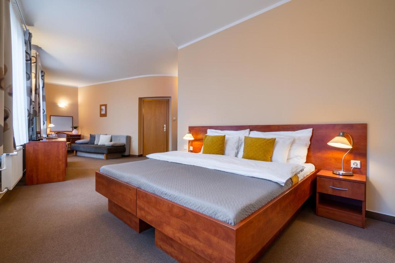 Hotel U Vlasskeho Dvora Kutná Hora Zewnętrze zdjęcie